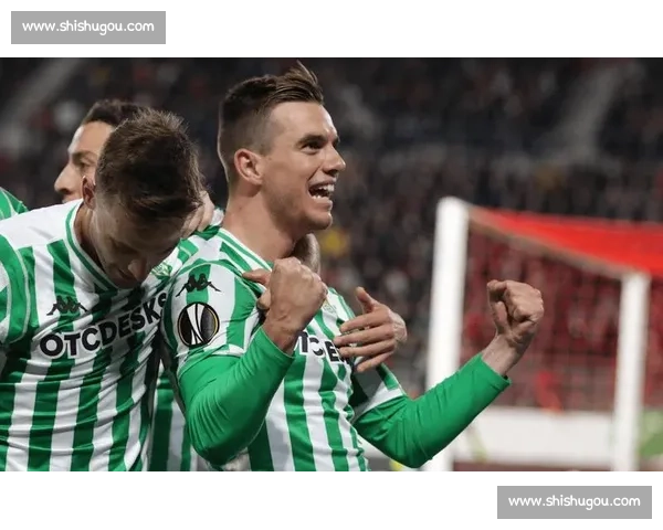 32 岁锋霸正式回归塞尔塔!贝蒂斯神射手伊格莱西亚斯加盟 32 岁锋霸正式回归塞尔塔!贝蒂斯神射手伊格莱西亚斯加盟